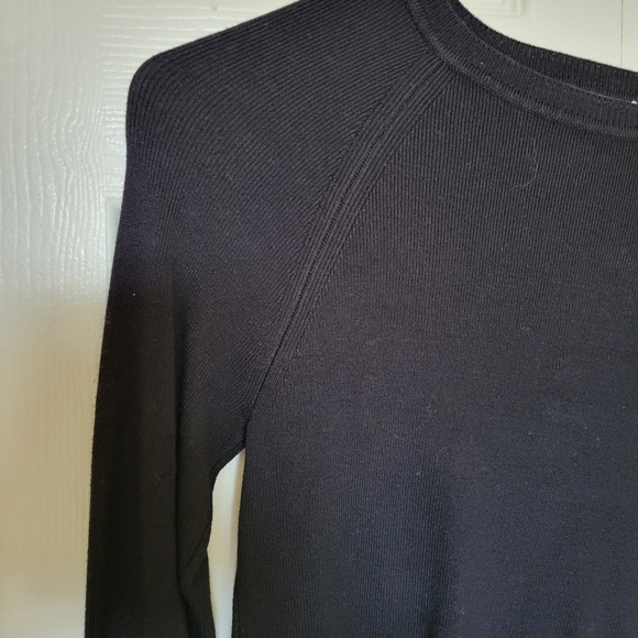 Crop Black Sweater - Picture 6 of 9